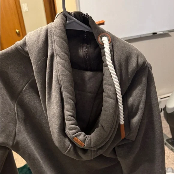 Wanakome grey womens full zip. size Medium. - Picture 9 of 9